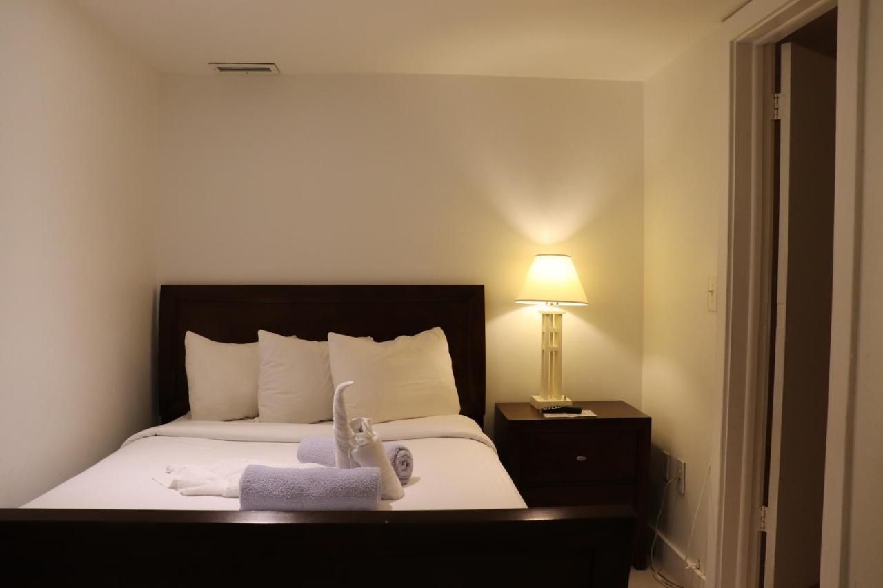 On Hollywood Beach - Affordable Two Bedrooms Sleeps 6 With Two Bathrooms Dania Beach Ngoại thất bức ảnh