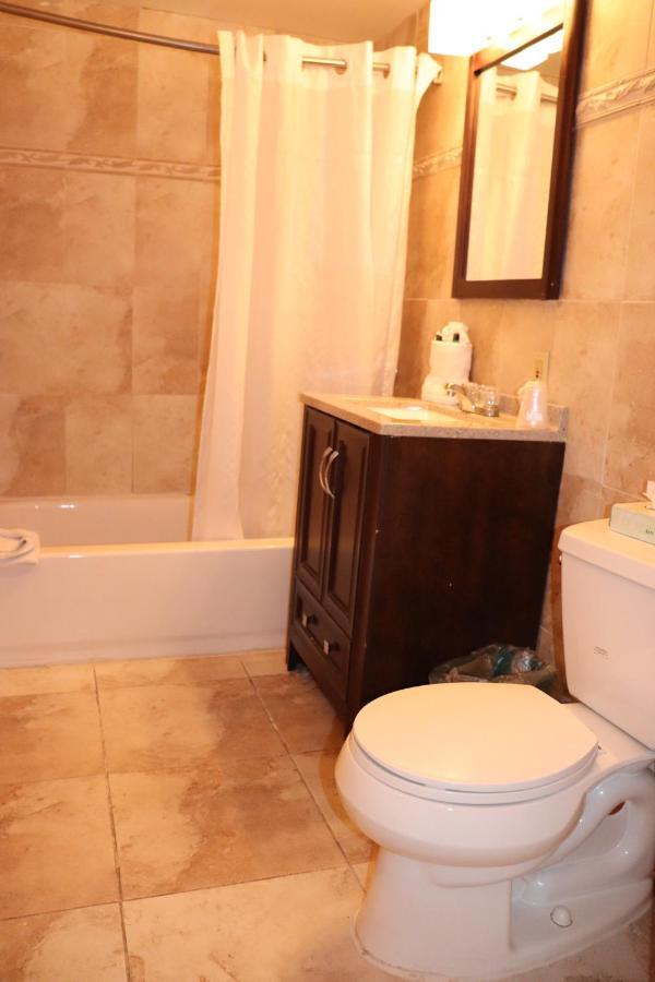 On Hollywood Beach - Affordable Two Bedrooms Sleeps 6 With Two Bathrooms Dania Beach Ngoại thất bức ảnh